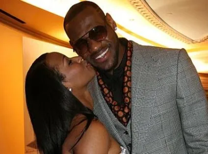 Леброн джеймс (lebron james) біографія, рекорди і особисте життя баскетболіста (фото) (lebron) Леброн джеймс (lebron james) біографія, рекорди і особисте життя баскетболіста (фото)
