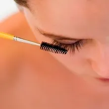 Мигдальне масло для росту вій особливості, правила нанесення, результат (мигдальне) Мигдальне масло для росту вій особливості, правила нанесення, результат