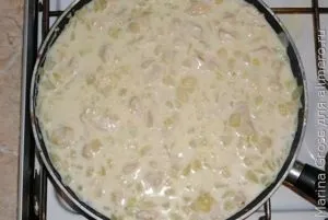 Молочна підлива з куркою