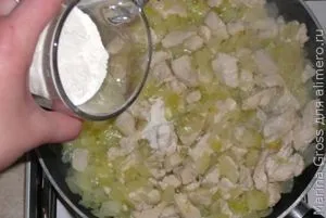 Молочна підлива з куркою