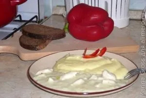 Молочна підлива з куркою