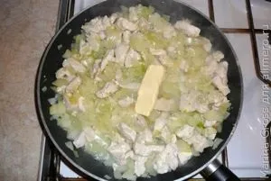 Молочна підлива з куркою