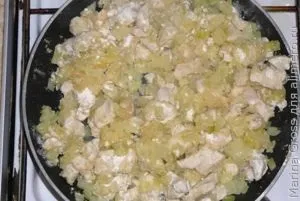 Молочна підлива з куркою