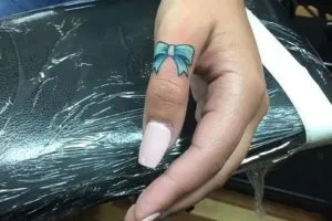 Чоловічі і жіночі тату на пальцях - значення, фото, ідеї (значення) Чоловічі і жіночі тату на пальцях - значення, фото, ідеї