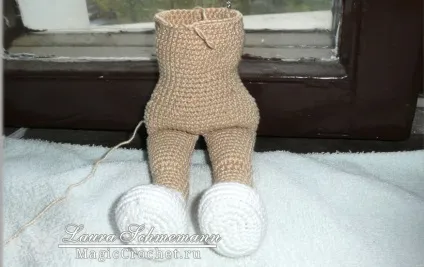 Ноги у в'язаній ляльки гачком, ляльки від lorasdolls (ноги гачком) Ноги у в'язаній ляльки гачком, ляльки від lorasdolls