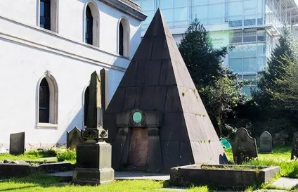 Неймовірна архітектура 10 унікальних мавзолеїв, які вражають своєю красою і сьогодні (Енріке Торреса Белона) Неймовірна архітектура 10 унікальних мавзолеїв, які вражають своєю красою і сьогодні