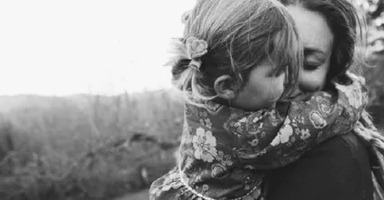 Батько покинув свою рідну дочку (батько) Батько покинув свою рідну дочку