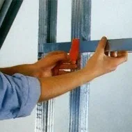 Підвісна рейкова стеля своїми руками сборка и монтаж (зборка) Підвісна рейкова стеля своїми руками сборка и монтаж
