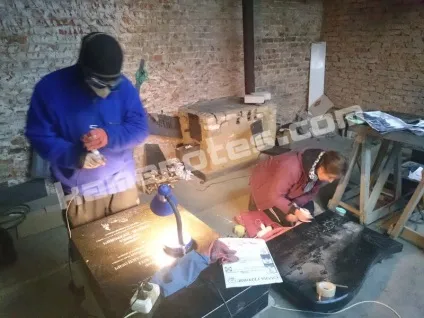 Портрет на пам'ятник художником, гравірування вручну (гравірування) Портрет на пам'ятник художником, гравірування вручну