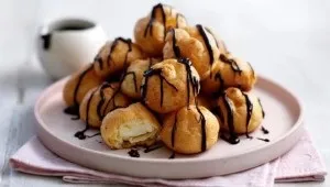 Профітролі з начинками і торт рецепти з фото крок за кроком (профітролі) Профітролі з начинками і торт рецепти з фото крок за кроком