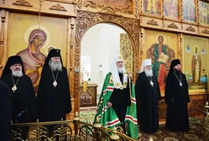 Парафіянин - «ми сильні духом, коли ми в єдності з богом, коли ми молимося і отримуємо відповідь» (богом) Парафіянин - «ми сильні духом, коли ми в єдності з богом, коли ми молимося і отримуємо відповідь»