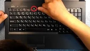 Розбираємо lenovo ideapad b560, чистимо від пилу і міняємо термопасту