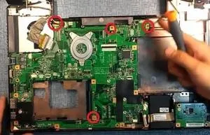 Розбираємо lenovo ideapad b560, чистимо від пилу і міняємо термопасту