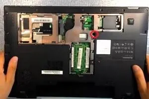 Розбираємо lenovo ideapad b560, чистимо від пилу і міняємо термопасту