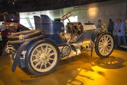 Найперший автомобіль мерседес бенц (найперший автомобіль мерседес бенц в ссср) Найперший автомобіль мерседес бенц