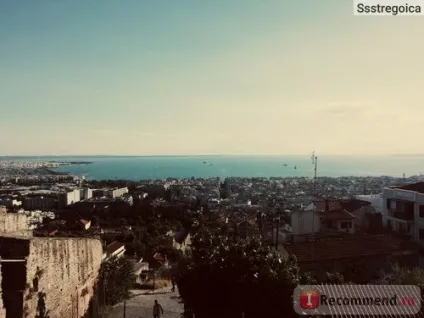 Салоніки - «місто, в якому ненормальне - нормально, неформальне - формально, а нереальне -