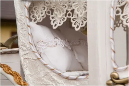 Казкова карета з картону, дроту і паличок від морозива (дроту) Казкова карета з картону, дроту і паличок від морозива