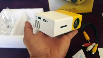 Портативний домашній міні led проектор купити недорого (міні) Портативний домашній міні led проектор купити недорого