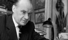 Як звали головного жіночого персонажа серіалу «книжковий магазин блеку»