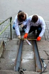 Установка пандуса в під'їзді житлових будинків для колясок і інвалідів (пандуса) Установка пандуса в під'їзді житлових будинків для колясок і інвалідів
