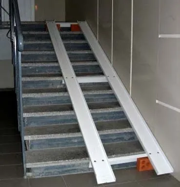 Установка пандуса в під'їзді житлових будинків для колясок і інвалідів (під'їзді) Установка пандуса в під'їзді житлових будинків для колясок і інвалідів