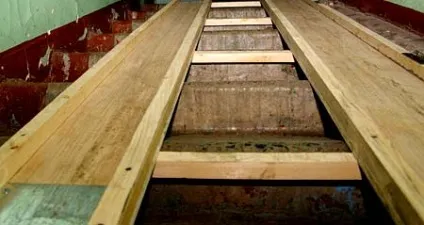 Установка пандуса в під'їзді житлових будинків для колясок і інвалідів (пандуса) Установка пандуса в під'їзді житлових будинків для колясок і інвалідів