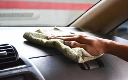 Догляд за салоном автомобіля