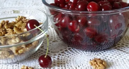 Варення з вишні з кісточками на зиму кращі покрокові рецепти (кісточками) Варення з вишні з кісточками на зиму кращі покрокові рецепти