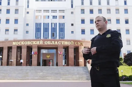 Ветеран конвойної служби розповів про нестиковки в офіційній версії стрільби в Мособлсуде (ветеран) Ветеран конвойної служби розповів про нестиковки в офіційній версії стрільби в Мособлсуде