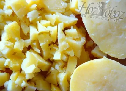 Смачний салат з помідорами і сиром, хозобоз - ми знаємо про їжу все (хозобоз) Смачний салат з помідорами і сиром, хозобоз - ми знаємо про їжу все