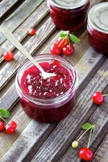 Смачне і корисне варення з вишні