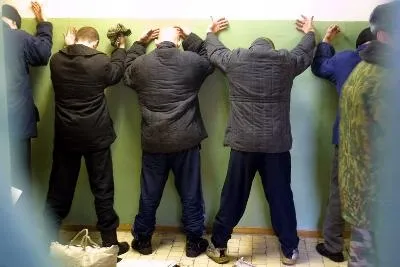 Зустрічний марш, в'язниця і життя за гратами (півень) Зустрічний марш, в'язниця і життя за гратами