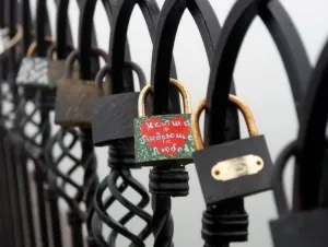 Ювелір Вардан - гравірування на замках (весільна гравірування) Ювелір Вардан - гравірування на замках