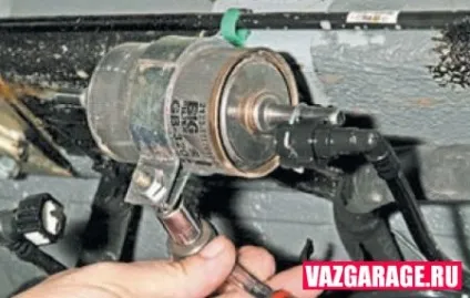 Заміна паливного фільтра на Пріорі (справою) Заміна паливного фільтра на Пріорі