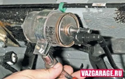 Заміна паливного фільтра на Пріорі - легка справа (пріор) Заміна паливного фільтра на Пріорі - легка справа