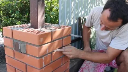 Цегляні стовпи своїми руками, або як зробити стовпи з цегли без сторонньої допомоги, як це (своїми) Цегляні стовпи своїми руками, або як зробити стовпи з цегли без сторонньої допомоги, як це
