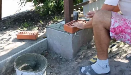 Цегляні стовпи своїми руками, або як зробити стовпи з цегли без сторонньої допомоги, як це (руками) Цегляні стовпи своїми руками, або як зробити стовпи з цегли без сторонньої допомоги, як це