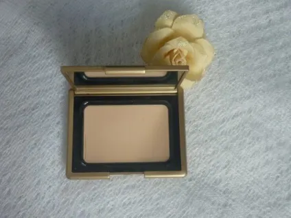 Компактна пудра ja-de 90 honey beige (пудра) Компактна пудра ja-de 90 honey beige