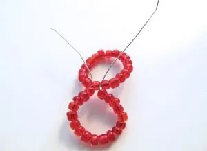 Корона з бісеру