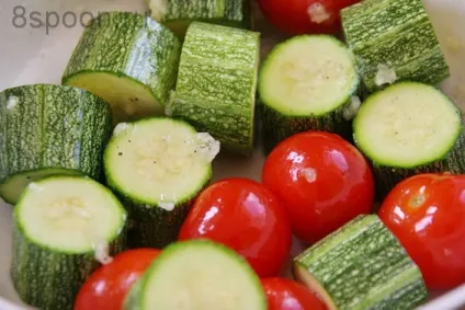 Курячі шашлички в духовці на шпажках з овочами
