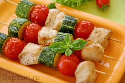 Курячі шашлички в духовці на шпажках з овочами