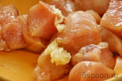 Курячі шашлички в духовці на шпажках з овочами