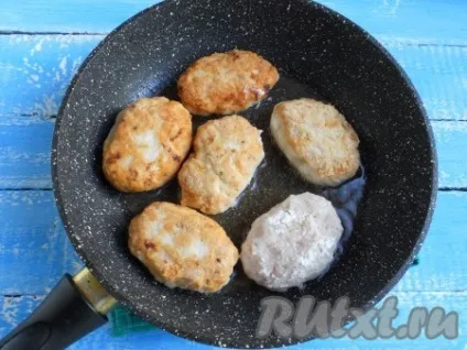 Курячі котлети з підливою - рецепт з фото
