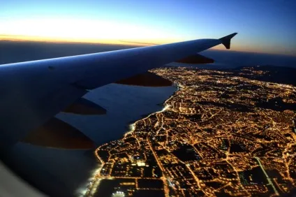 20 Захоплюючих видів, які переконують, що в літаку потрібно сідати біля ілюмінатора (ілюмінатора) 20 Захоплюючих видів, які переконують, що в літаку потрібно сідати біля ілюмінатора