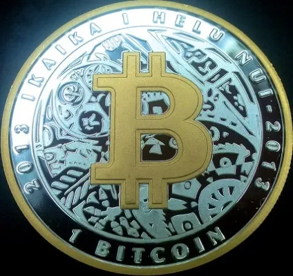 8 Матеріальних bitcoin