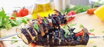 Баклажани на мангалі - рецепти маринаду і запікання закуски на решітці і шампурах (решітці) Баклажани на мангалі - рецепти маринаду і запікання закуски на решітці і шампурах