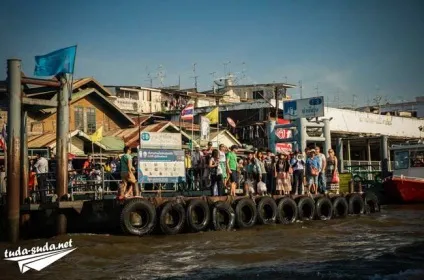 Чао Прайя і канали, Bangkok - річковий транспорт (човни в Бангкоку) Чао Прайя і канали, Bangkok - річковий транспорт