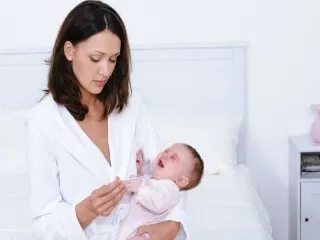 Що можна пити від застуди мамі, що годує і як лікуватися від грипу (пити) Що можна пити від застуди мамі, що годує і як лікуватися від грипу