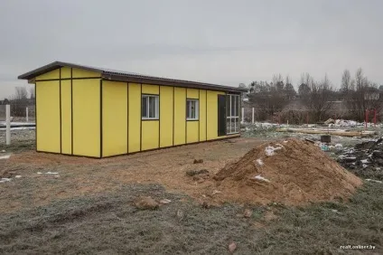 Дівчина перетворила будівельний вагончик в міні -дом, де буде жити цілий рік (жити) Дівчина перетворила будівельний вагончик в міні -дом, де буде жити цілий рік