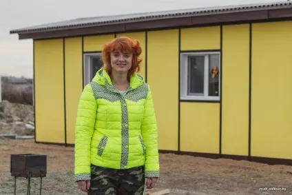 Дівчина перетворила будівельний вагончик в міні -дом, де буде жити цілий рік (перетворила) Дівчина перетворила будівельний вагончик в міні -дом, де буде жити цілий рік